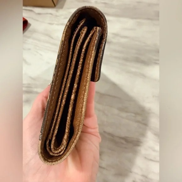 Louis Vuitton Black and Gold Monogram wallet - Picture 3 of 12